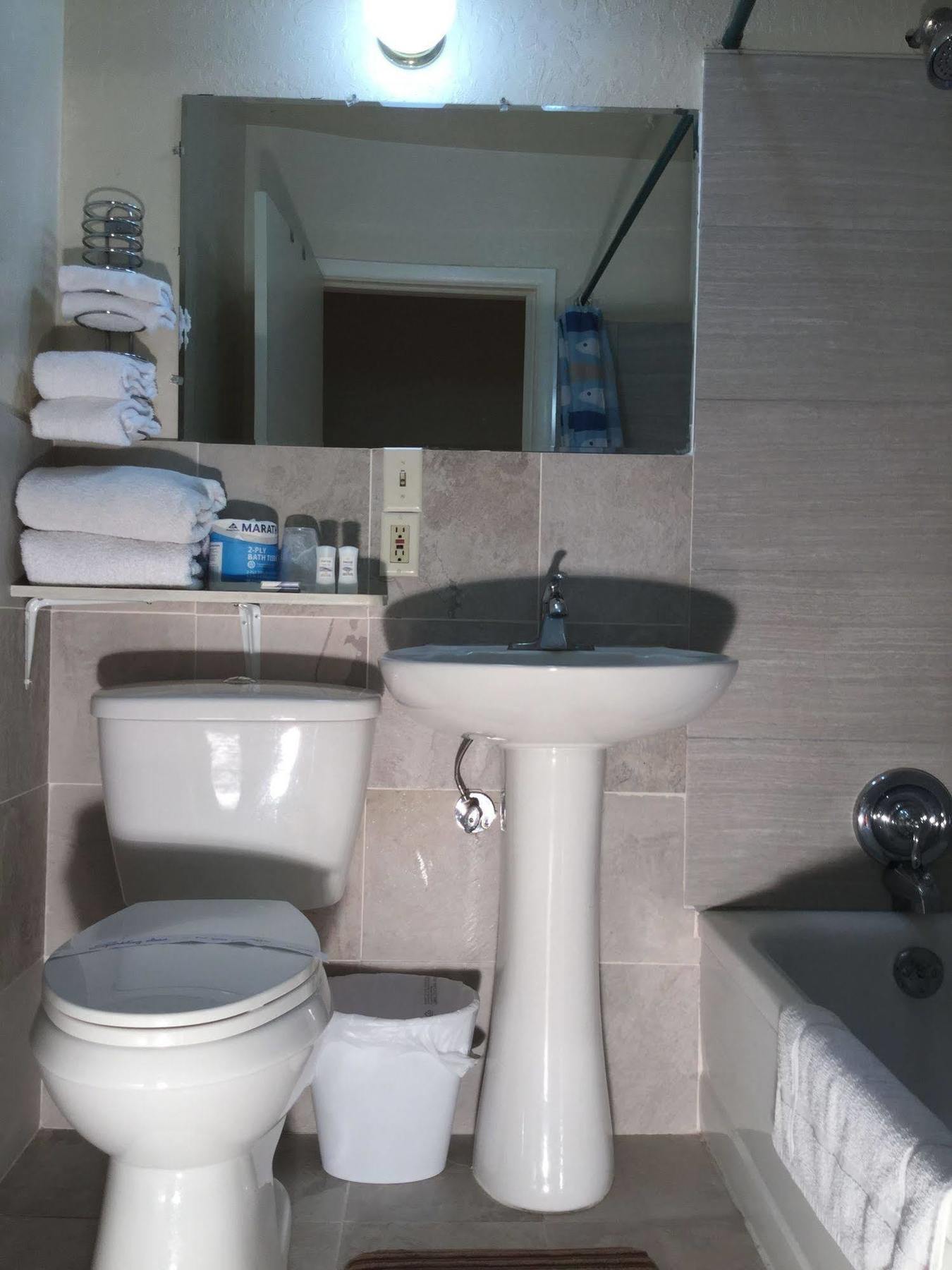 Diamond View Motel Сузанвилл Экстерьер фото