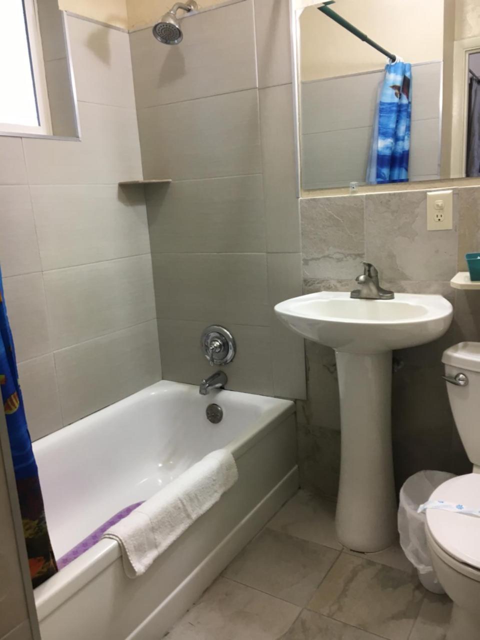 Diamond View Motel Сузанвилл Экстерьер фото